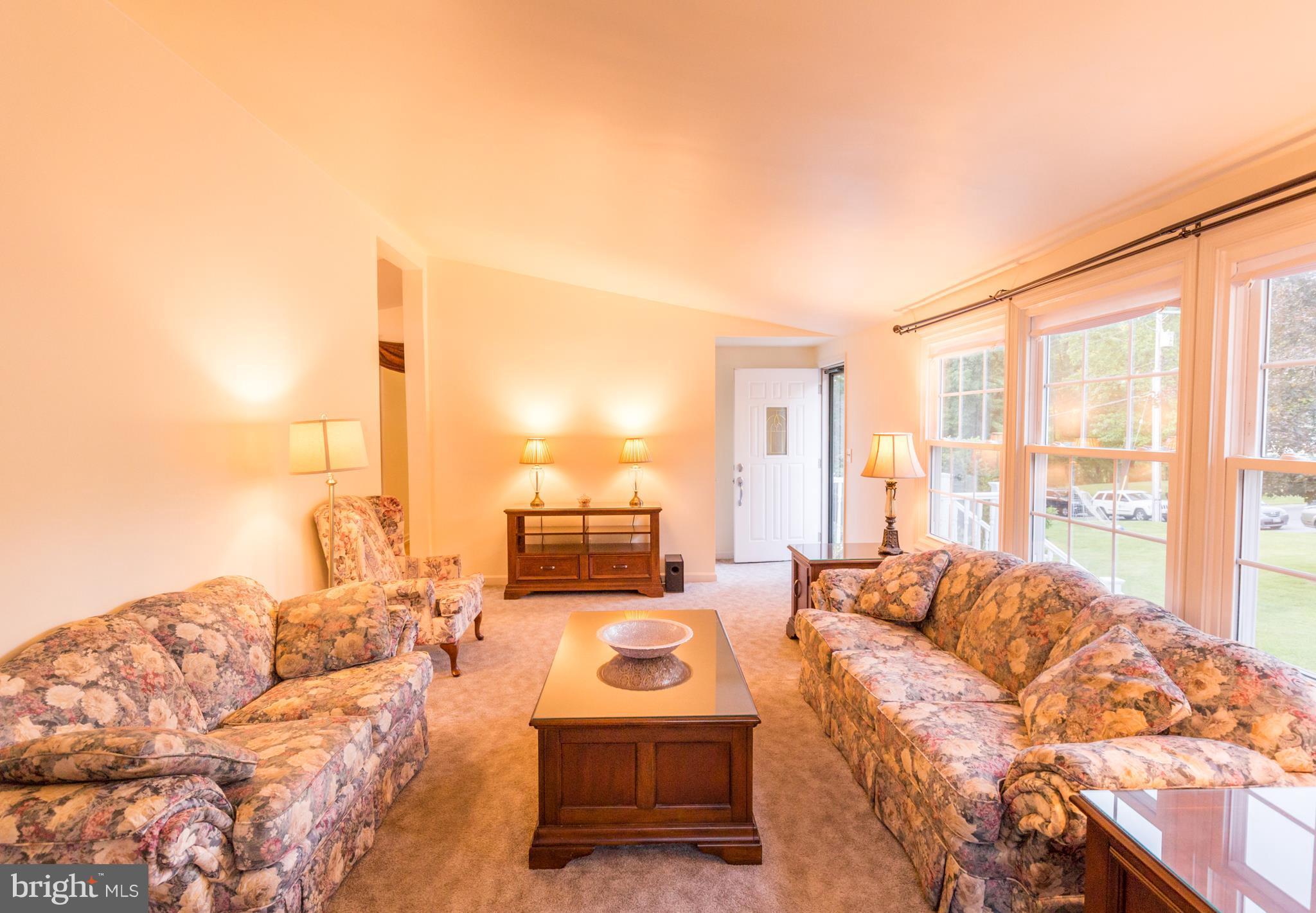 426 Dembytown Road Joppa, MD 21085 - Photo 12 of 30 Living Room