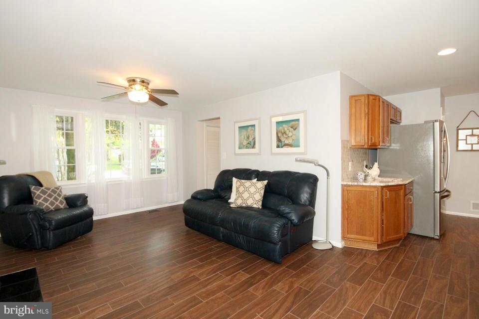 7207 Reservation Drive Springfield, VA 22153 - Photo 12 of 29 Family Room