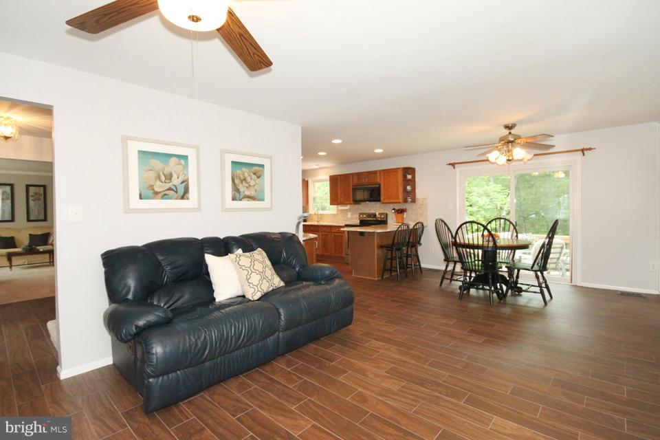 7207 Reservation Drive Springfield, VA 22153 - Photo 13 of 29 Family Room