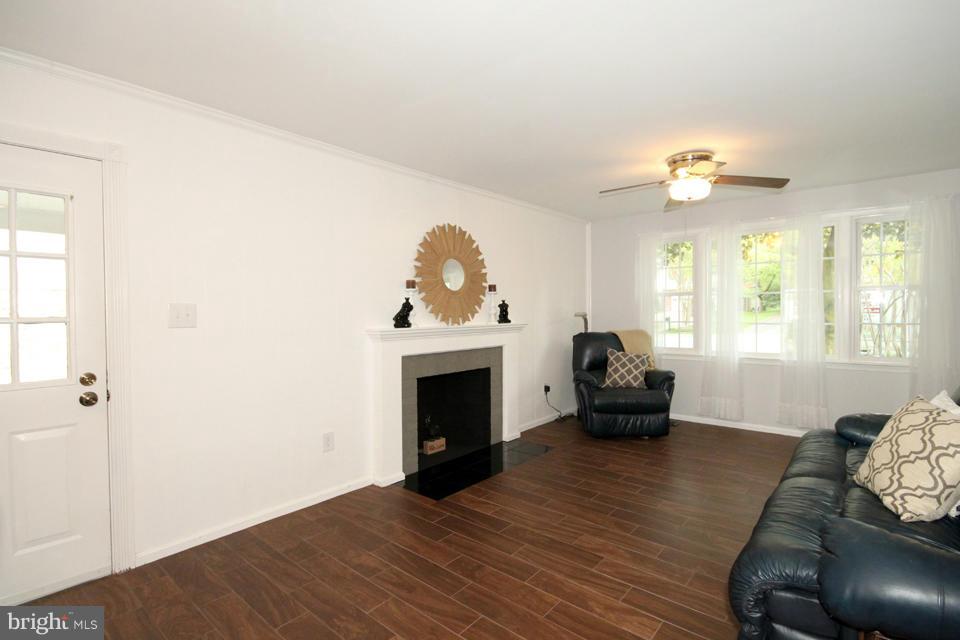7207 Reservation Drive Springfield, VA 22153 - Photo 14 of 29 Family Room