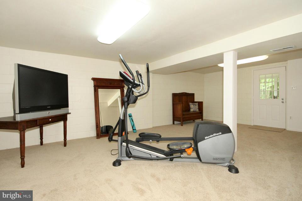 7207 Reservation Drive Springfield, VA 22153 - Photo 25 of 29 Interior (General)