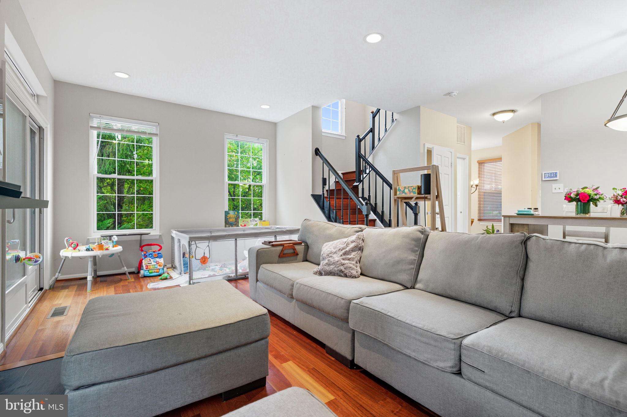 47587 Comer Square Sterling, VA 20165 - Photo 22 of 77 a living room with furniture and a large window
