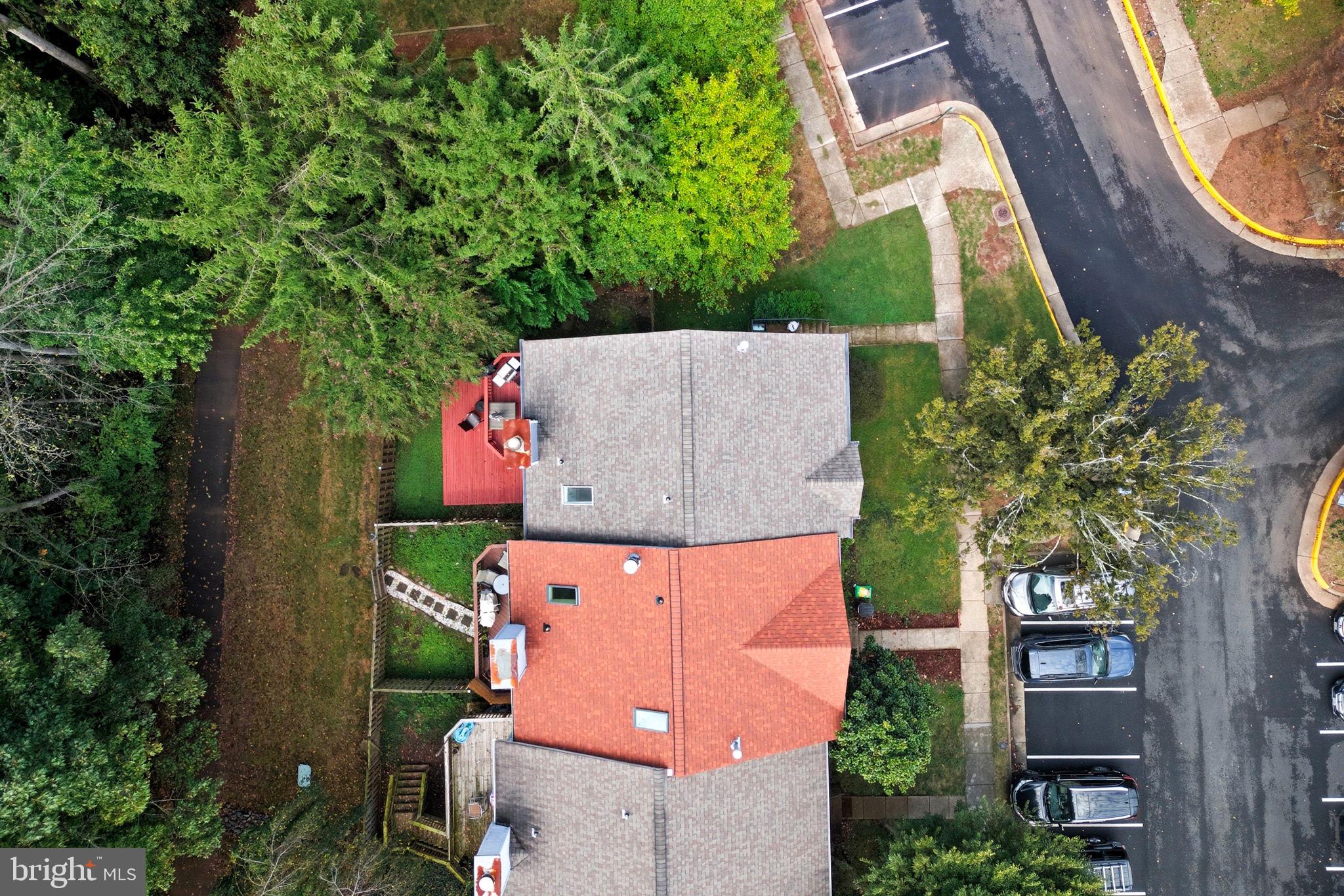 47587 Comer Square Sterling, VA 20165 - Photo 72 of 77 an aerial view of a house with a yard