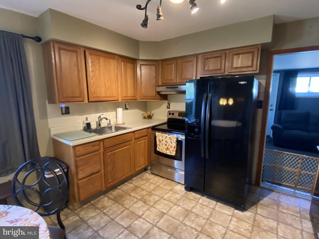 52 Gamewood Road Levittown, PA 19057 - Photo 14 of 44