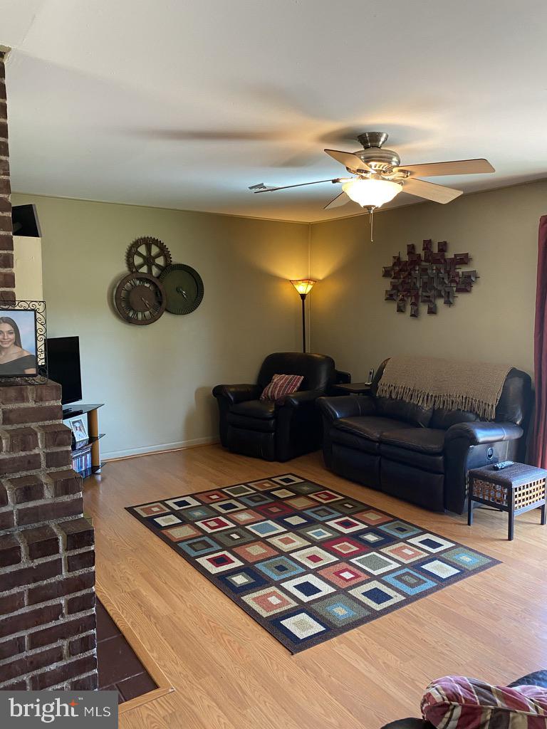 52 Gamewood Road Levittown, PA 19057 - Photo 22 of 44