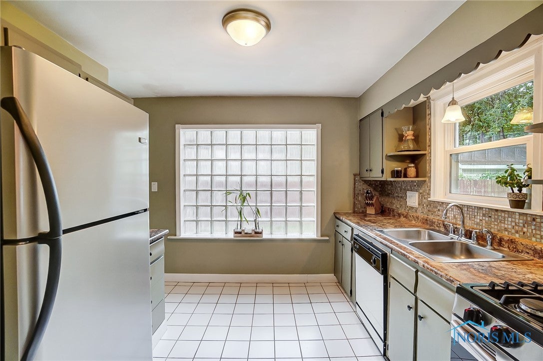 2803 Goddard Road Toledo, OH 43606 - Photo 11 of 29 Gallery Image 11