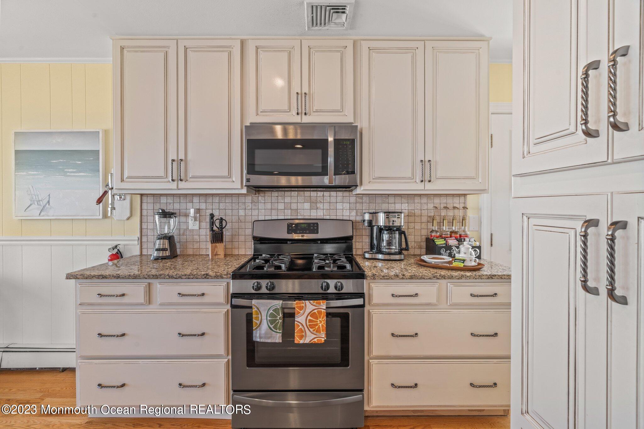 1404 Oceanfront, Unit UPPR Lavallette, NJ 08735 - Photo 16 of 61 28-web-or-mls-DSC05108