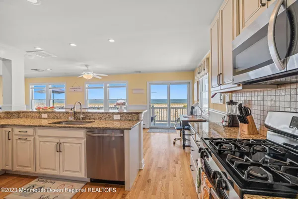 $7,850 | 1404 Oceanfront, Unit UPPR, Lavallette, NJ 08735