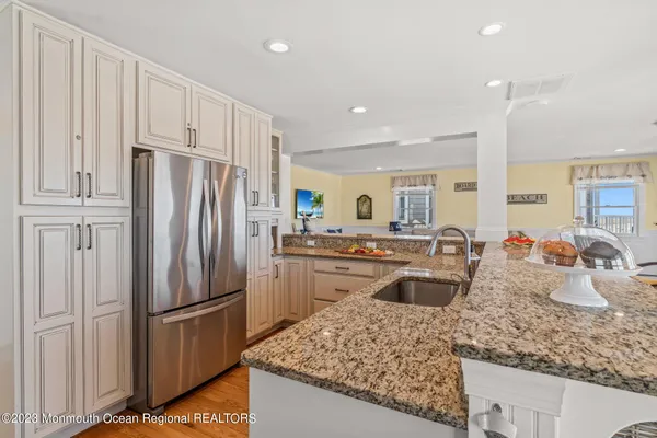 $7,850 | 1404 Oceanfront, Unit UPPR, Lavallette, NJ 08735