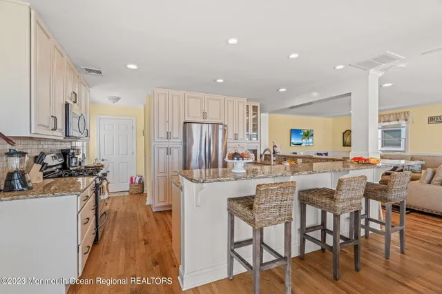 $7,850 | 1404 Oceanfront, Unit UPPR, Lavallette, NJ 08735