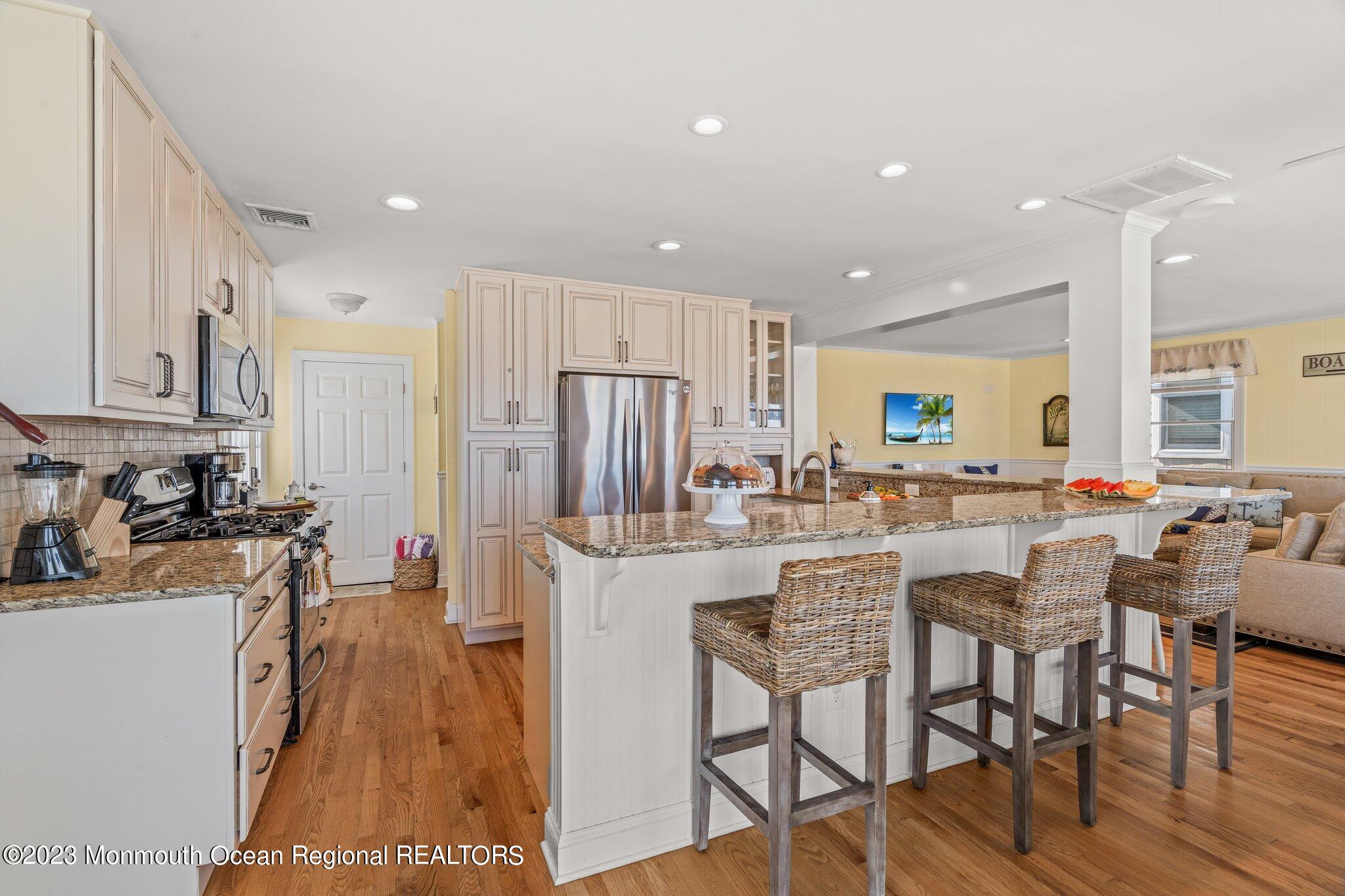 1404 Oceanfront, Unit UPPR Lavallette, NJ 08735 - Photo 19 of 61 26-web-or-mls-DSC05102
