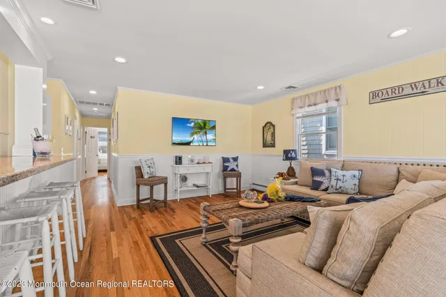 $7,850 | 1404 Oceanfront, Unit UPPR, Lavallette, NJ 08735