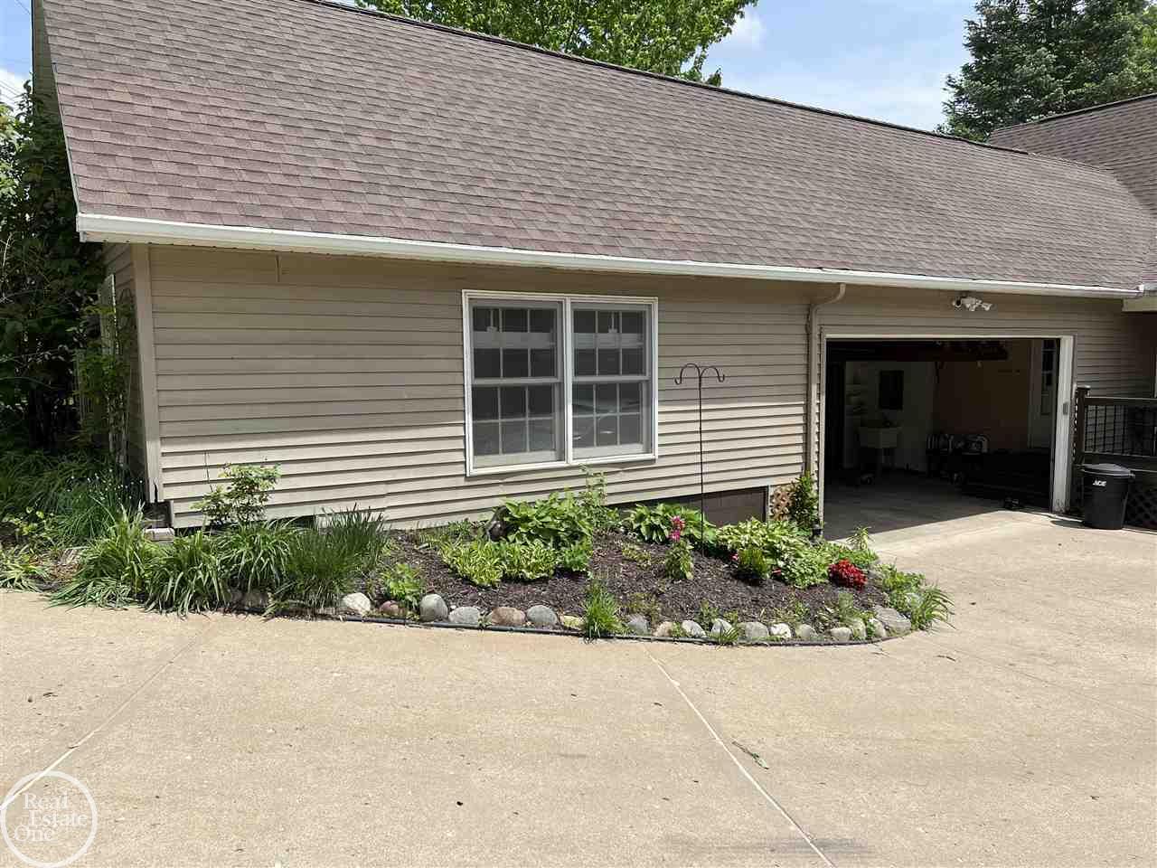 2629 Rubbins Road Howell, MI 48843 - Photo 47 of 63