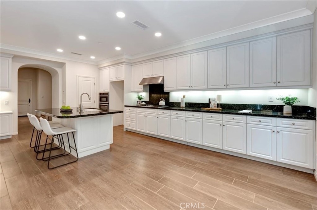 86 Lupari Irvine, CA 92618 - Photo 12 of 38