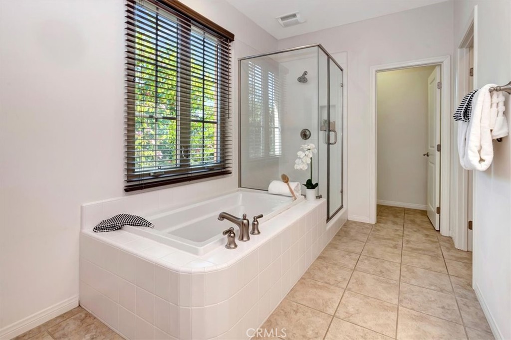 86 Lupari Irvine, CA 92618 - Photo 21 of 38