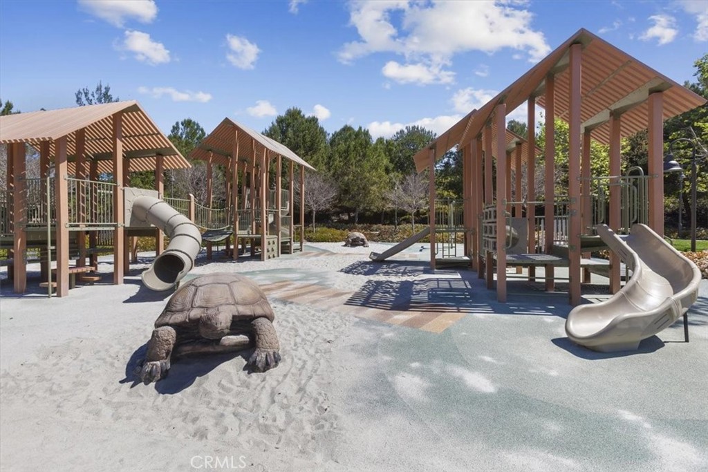 86 Lupari Irvine, CA 92618 - Photo 36 of 38