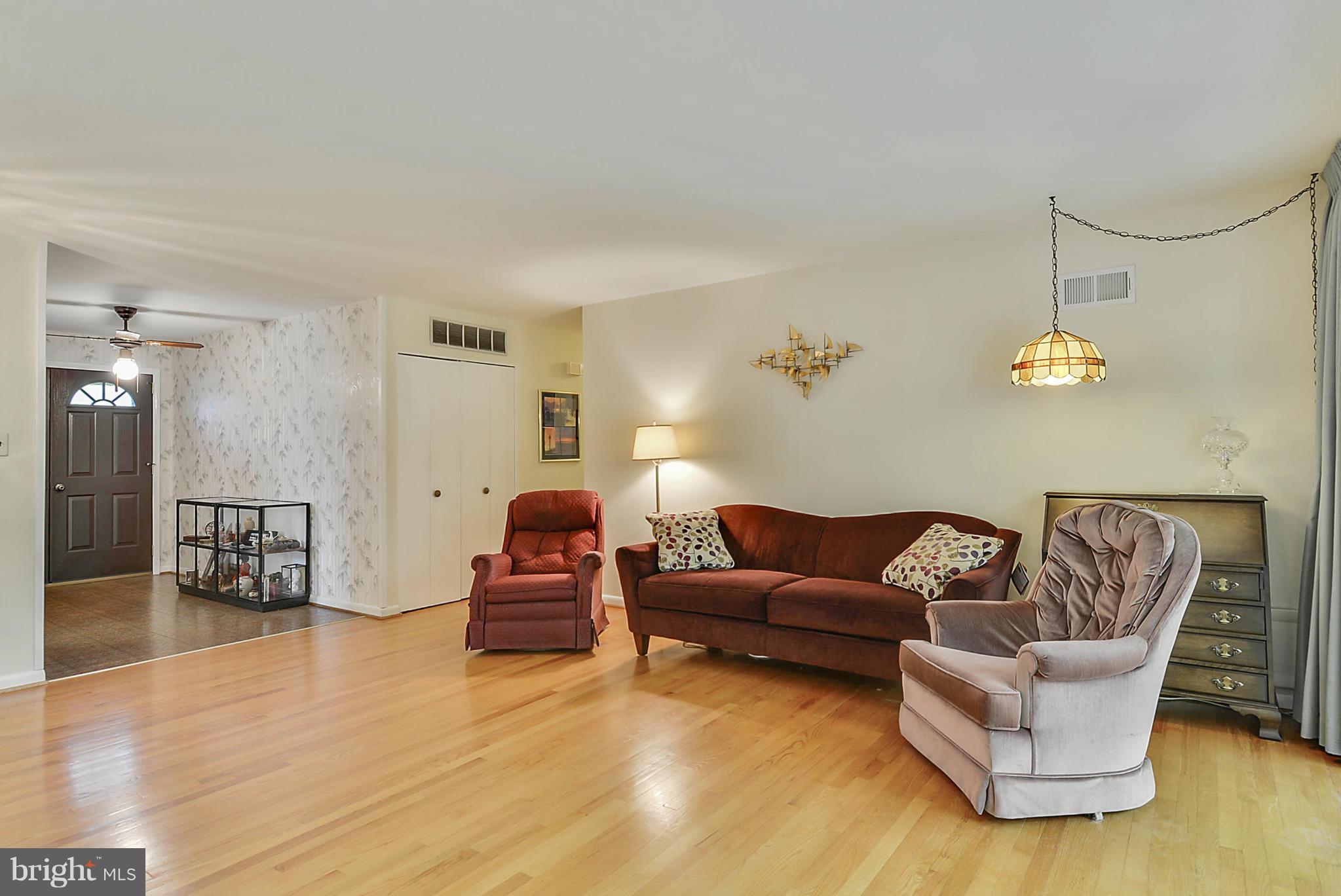 703 Hermleigh Road Silver Spring, MD 20902 - Photo 2 of 26 Living Room
