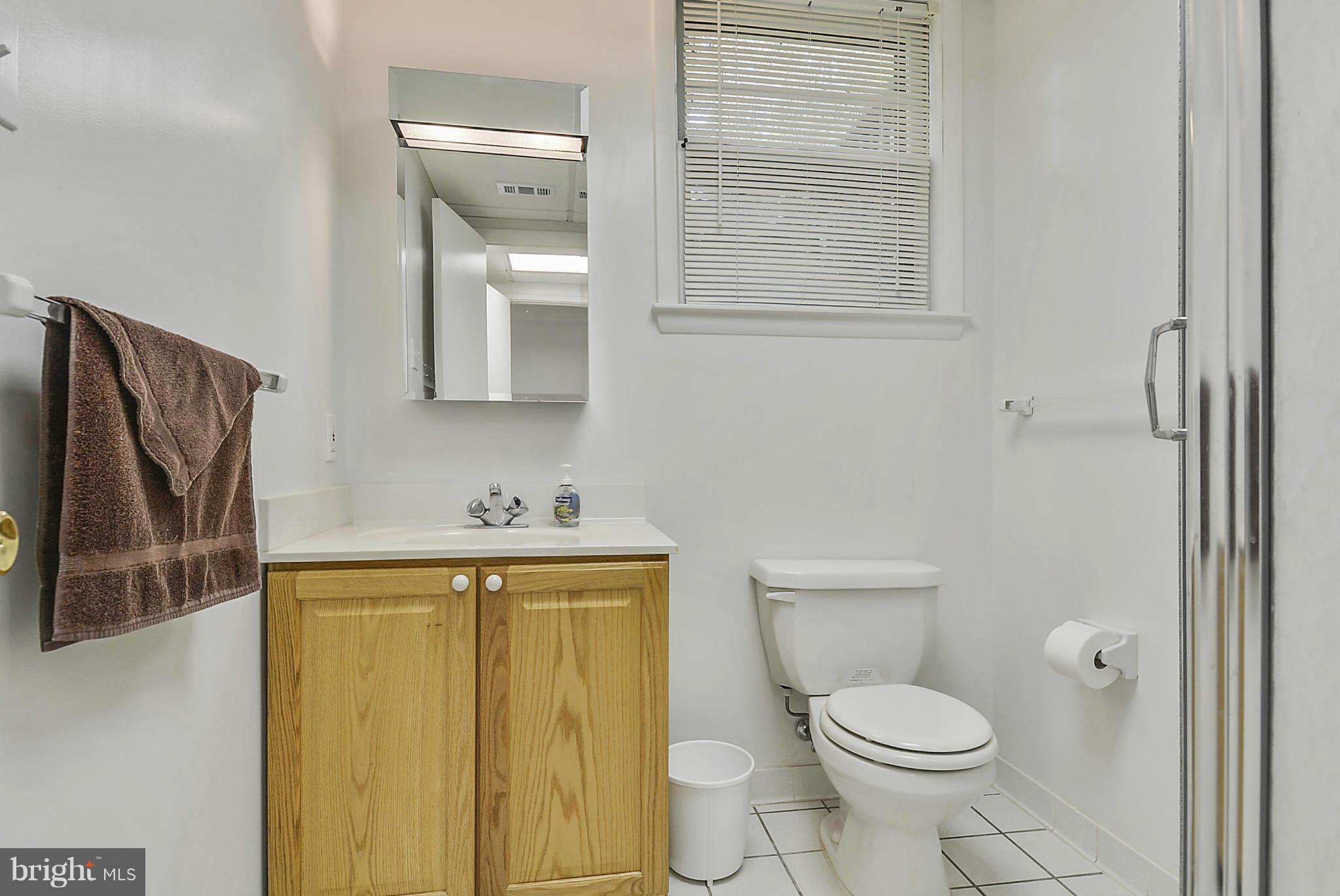 703 Hermleigh Road Silver Spring, MD 20902 - Photo 14 of 26 Bath