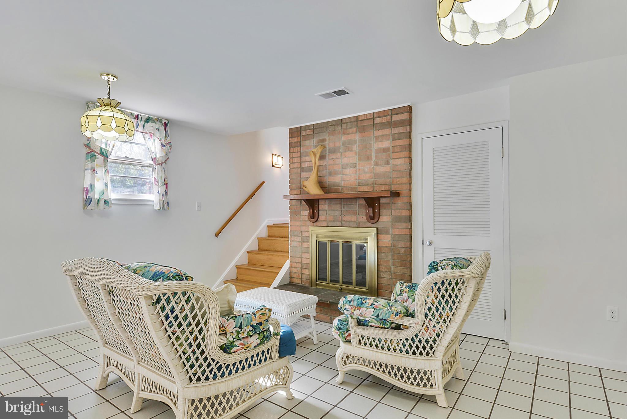 703 Hermleigh Road Silver Spring, MD 20902 - Photo 15 of 26 Interior (General)