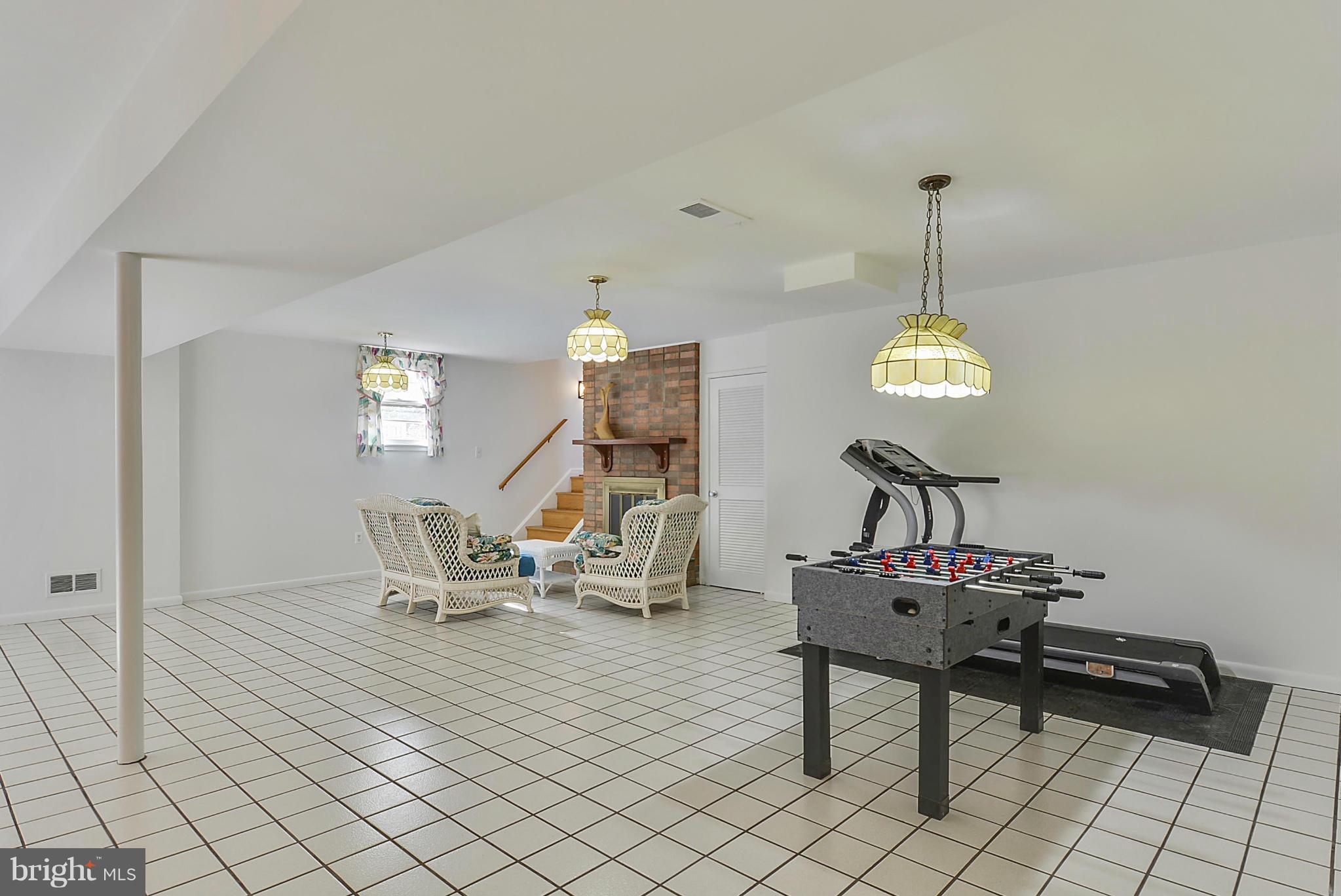 703 Hermleigh Road Silver Spring, MD 20902 - Photo 17 of 26 Interior (General)