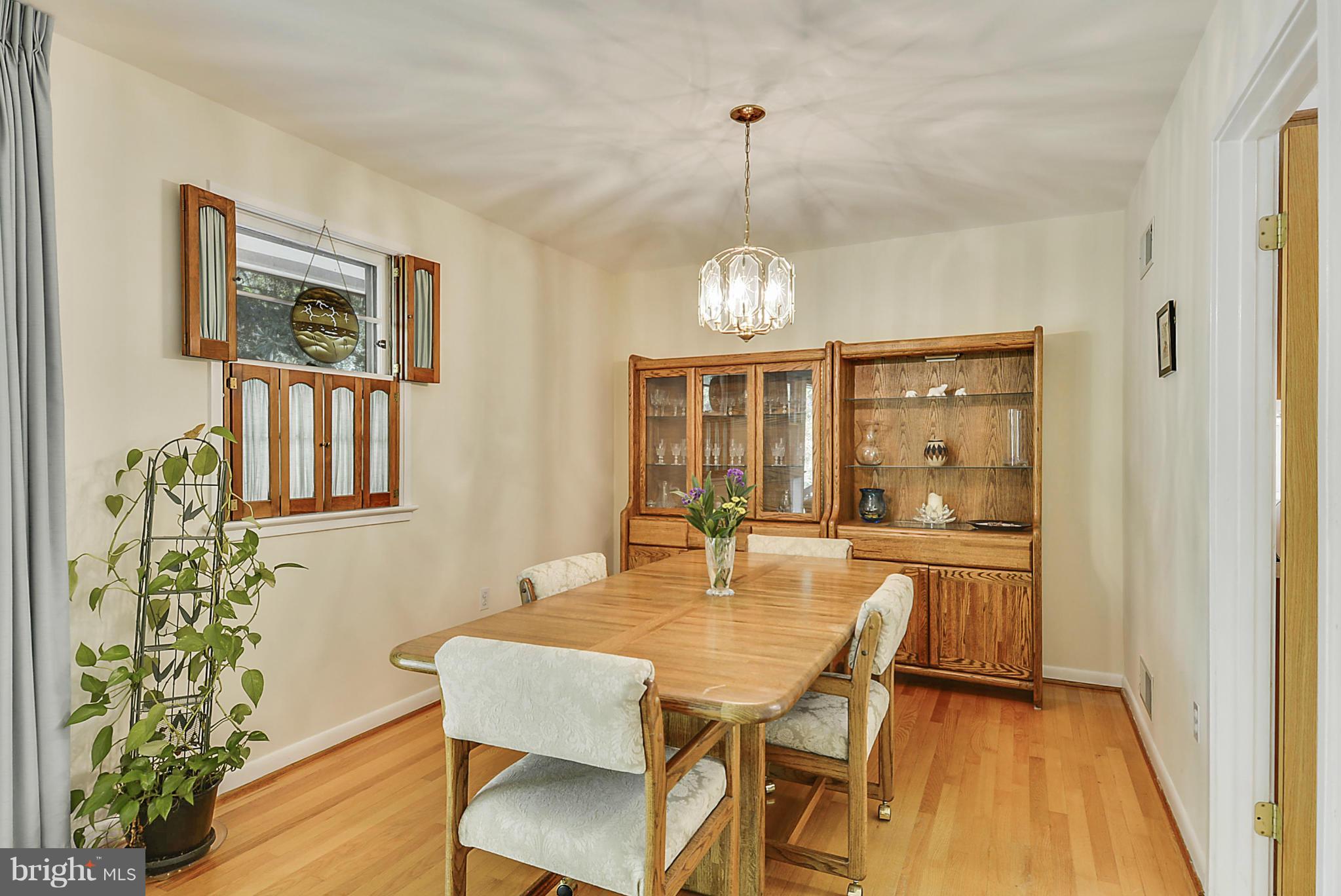 703 Hermleigh Road Silver Spring, MD 20902 - Photo 3 of 26 Dining Room