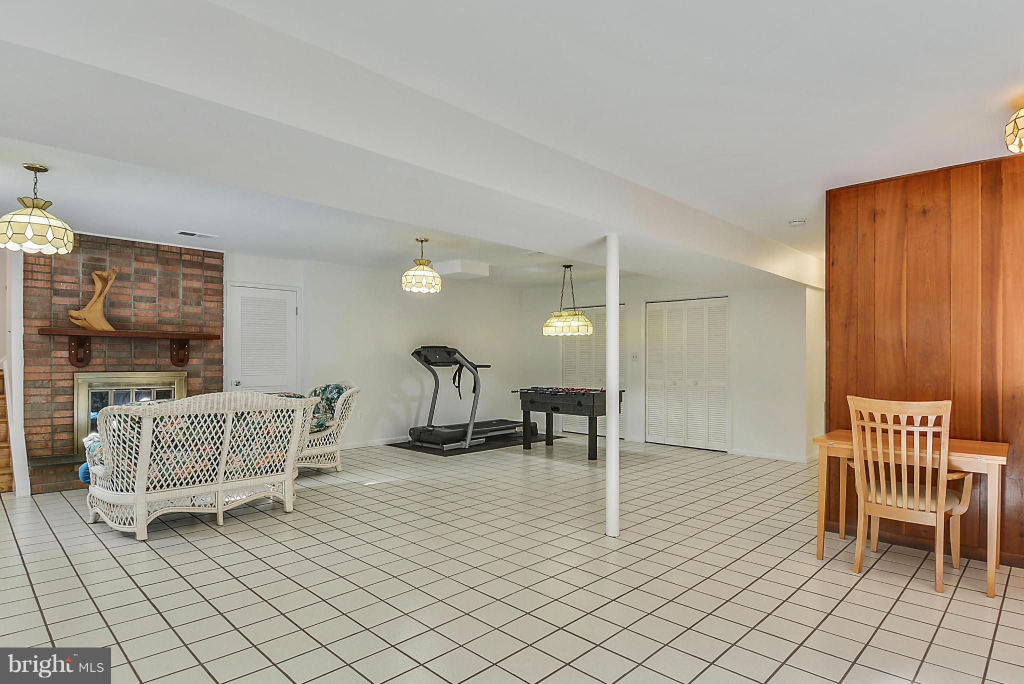703 Hermleigh Road Silver Spring, MD 20902 - Photo 21 of 26 Interior (General)