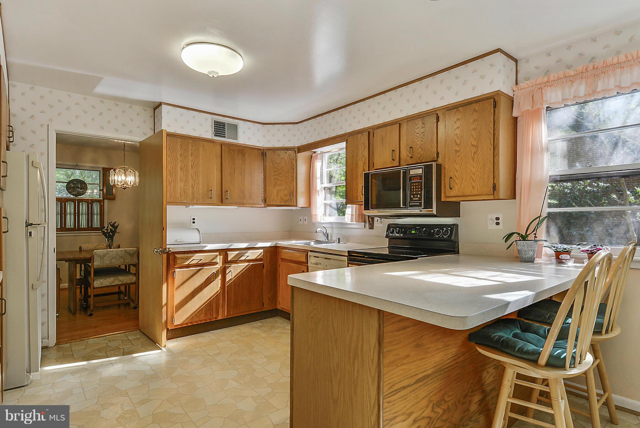 703 Hermleigh Road Silver Spring, MD 20902 - Photo 5 of 26 Kitchen