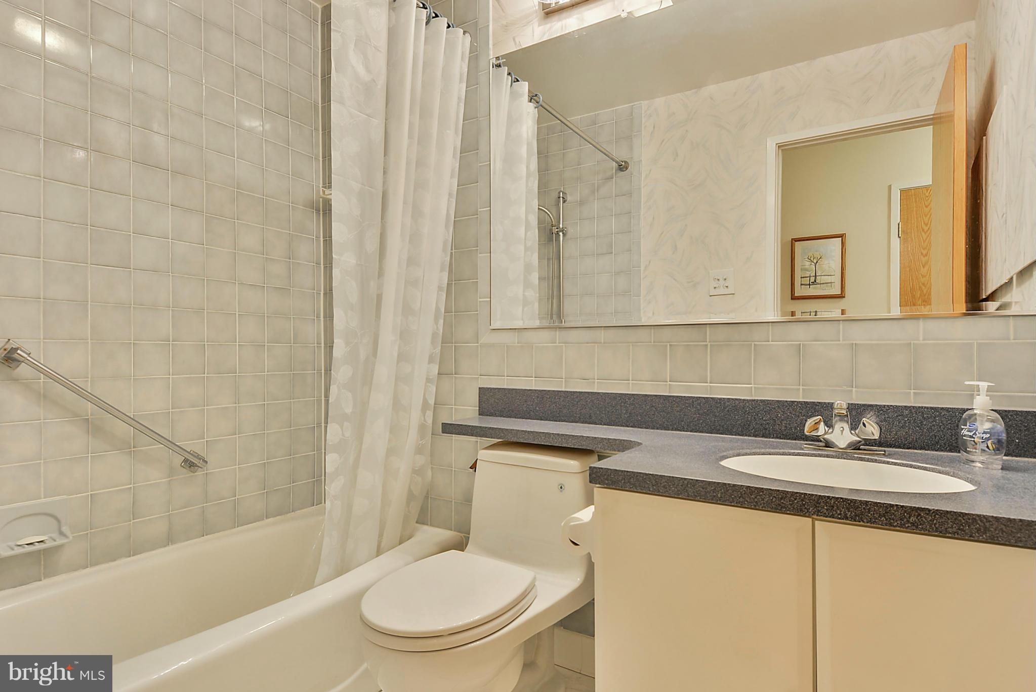 703 Hermleigh Road Silver Spring, MD 20902 - Photo 8 of 26 Bath