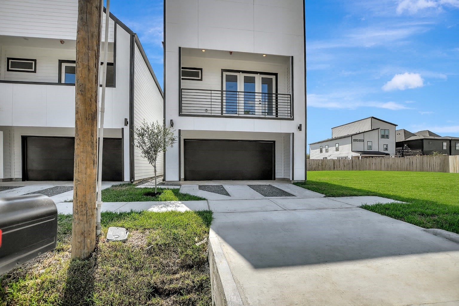 3626 Amos Street Houston, TX 77021 - Photo 3 of 43 a house view with a garden space