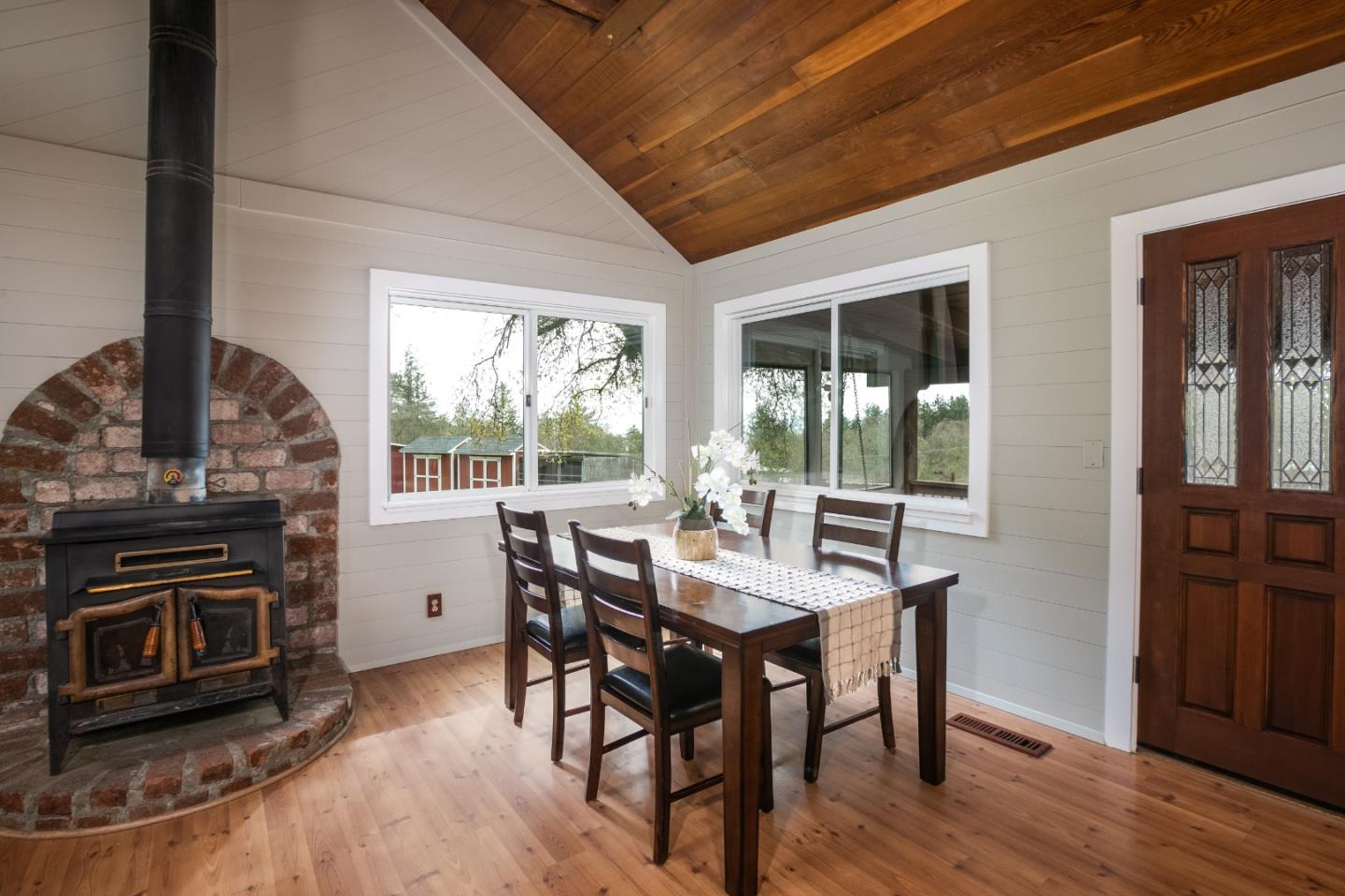 25510 Adams Road Los Gatos, CA 95033 - Photo 5 of 26 Gallery Image 5