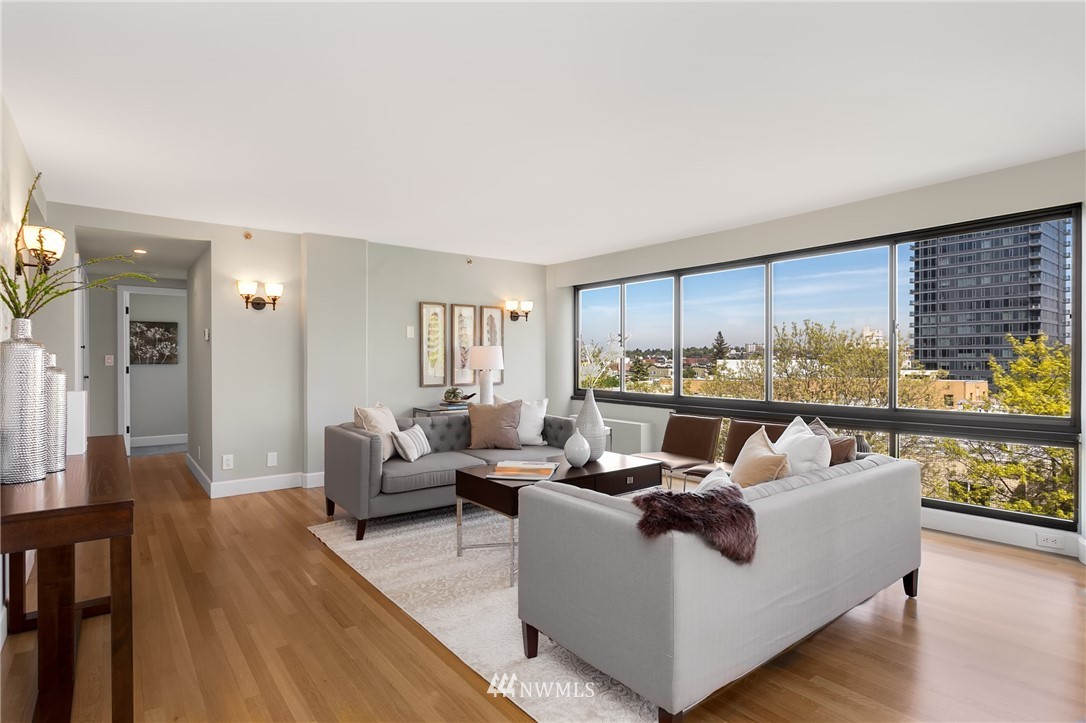 1120 Spring Street, Unit 703 Seattle, WA 98104 - Photo 2 of 24
