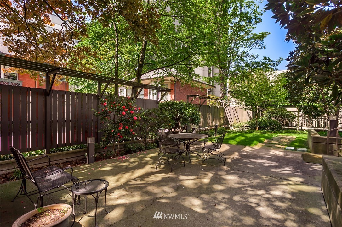 1120 Spring Street, Unit 703 Seattle, WA 98104 - Photo 20 of 24