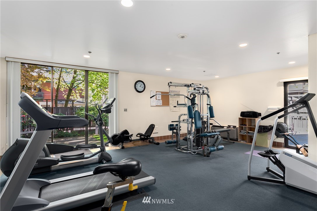 1120 Spring Street, Unit 703 Seattle, WA 98104 - Photo 21 of 24