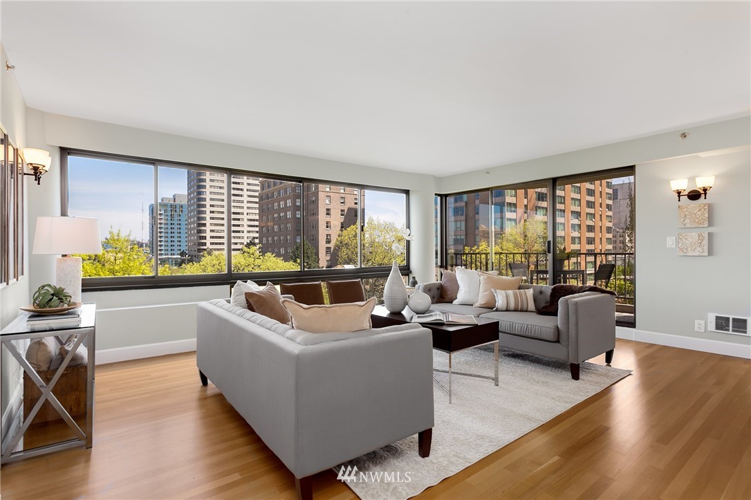 1120 Spring Street, Unit 703 Seattle, WA 98104 - Photo 5 of 24