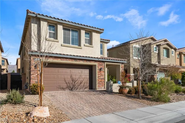 $2,600 | 4436 Stardusk Falls Avenue, North Las Vegas, NV 89084