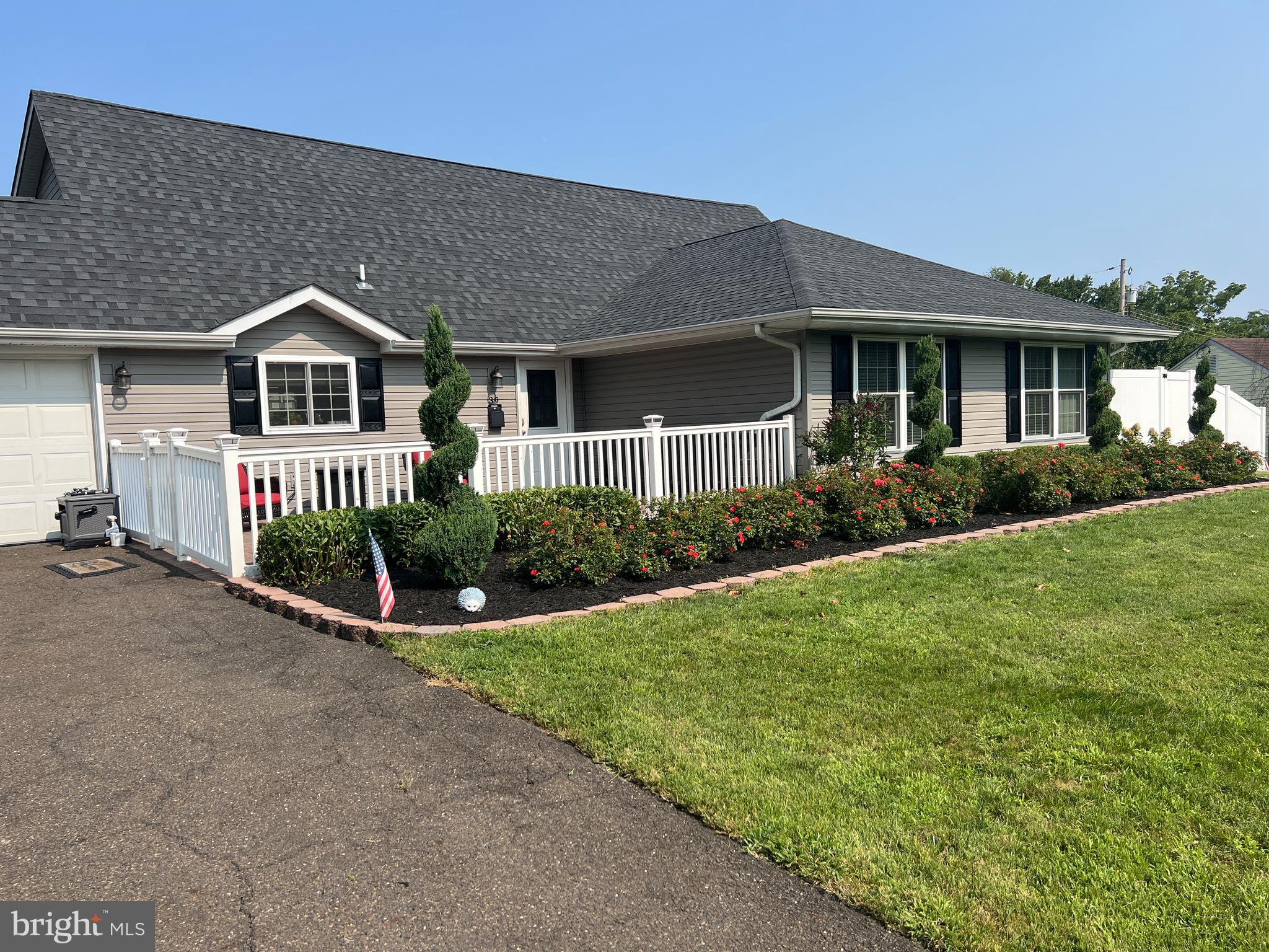 39 Shellflower Road Levittown, PA 19056 - Photo 2 of 74 Gallery Image 2