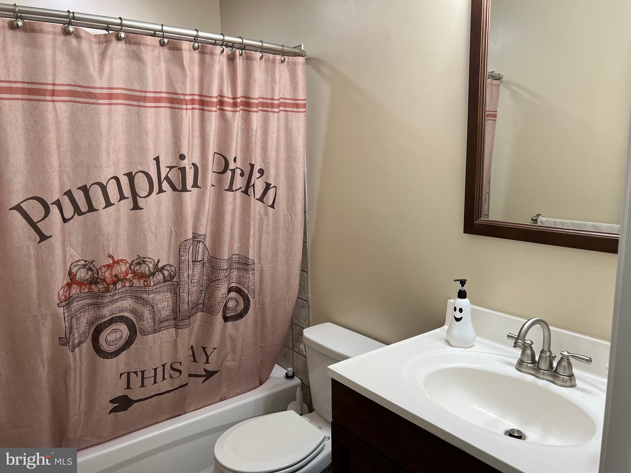 39 Shellflower Road Levittown, PA 19056 - Photo 45 of 74 Gallery Image 45