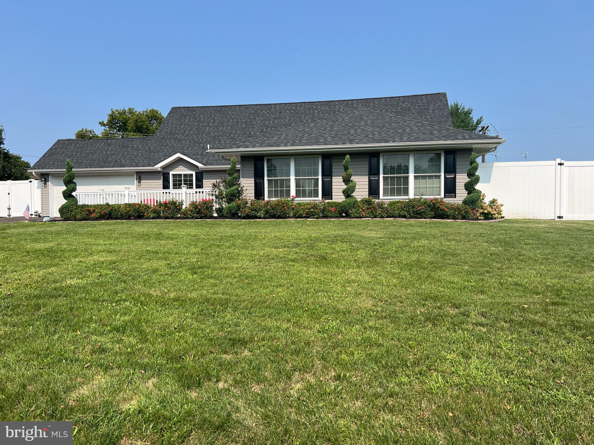 39 Shellflower Road Levittown, PA 19056 - Photo 6 of 74 Gallery Image 6