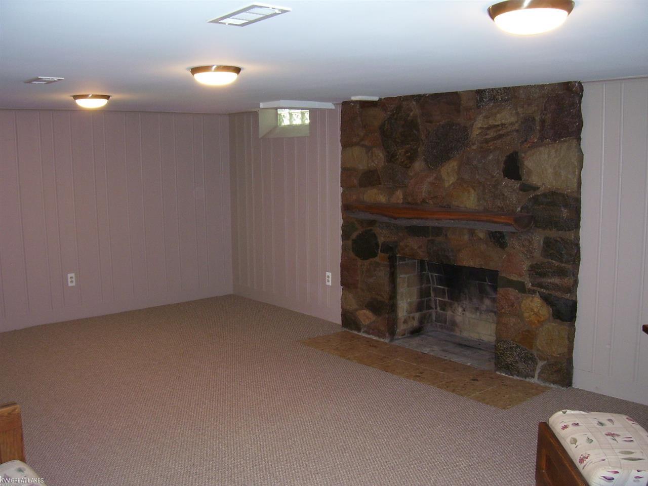 680 Hampton Road Grosse Pointe, MI 48236 - Photo 34 of 44 31382028-34.JPG