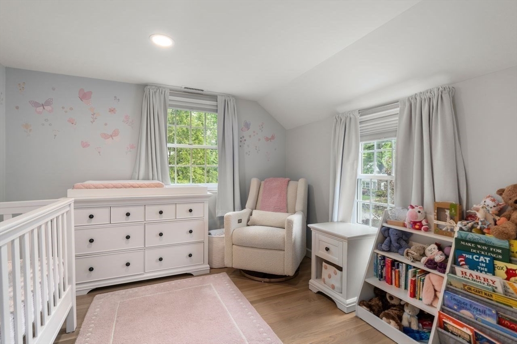 21 Madison Road Wellesley, MA 02481 - Photo 22 of 35