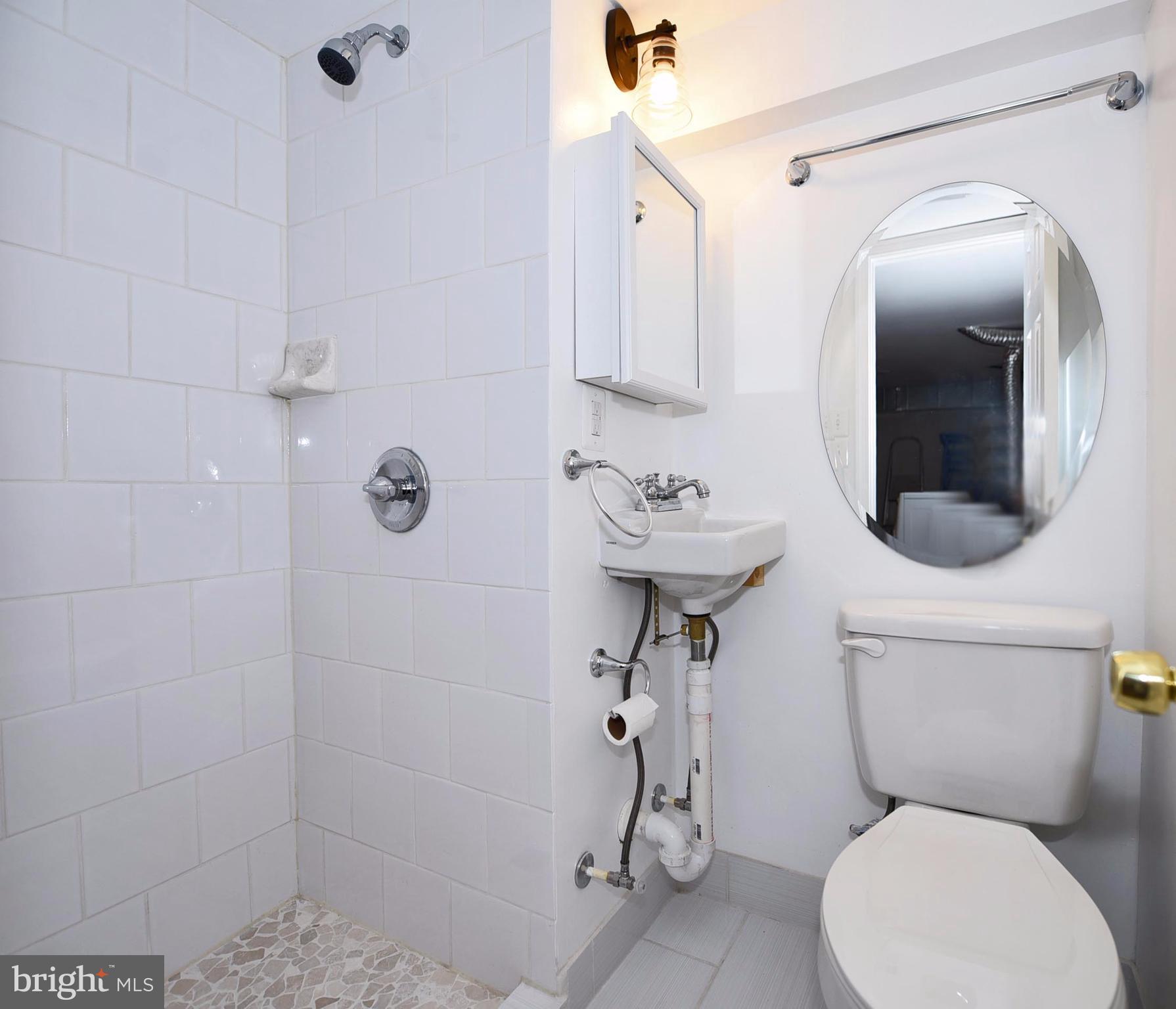 3823 Yolando Road Baltimore, MD 21218 - Photo 23 of 30 Bath