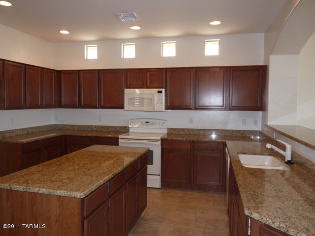 61773 East Border Rock Road Tucson, AZ 85739 - Photo 4 of 12
