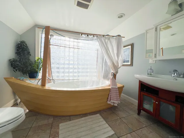 $3,500 | 712 East Broadway, Milford, CT 06460