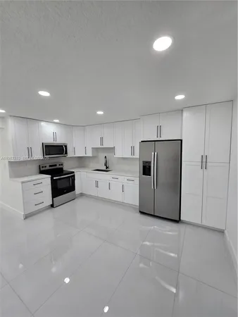 $3,700 | 5551 Northwest 175th Street, Unit 1, Miami Gardens, FL 33055