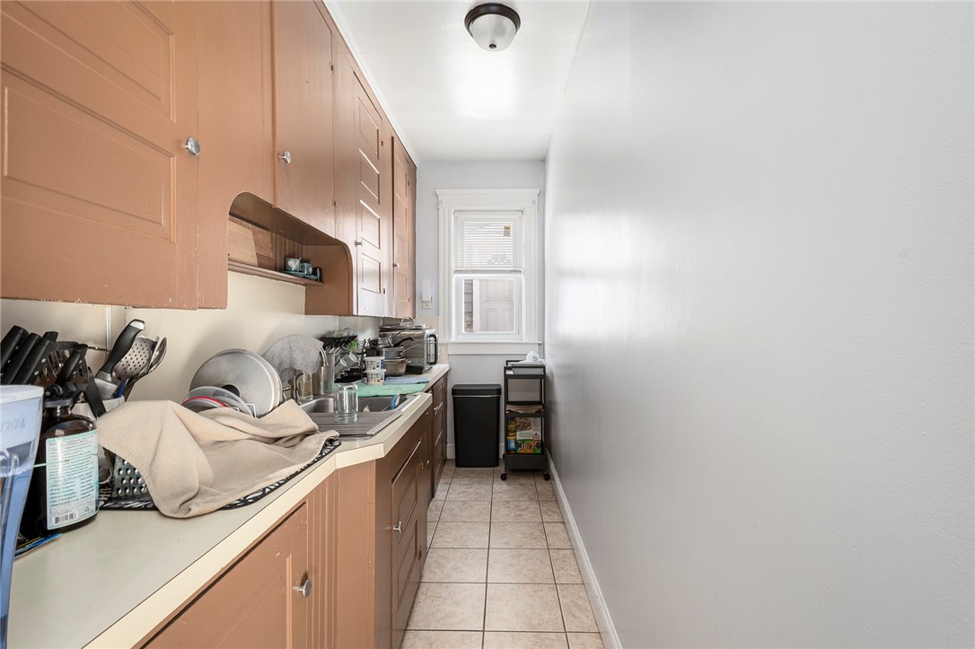 60 Fairlawn Avenue Woonsocket, RI 02895 - Photo 13 of 49