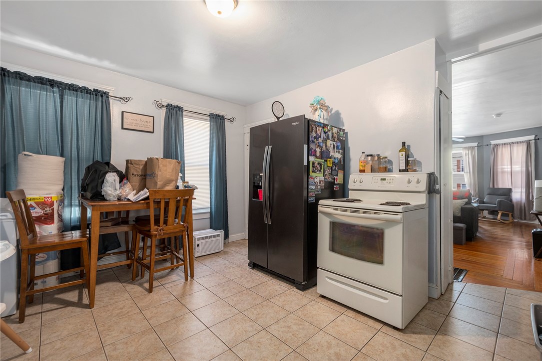 60 Fairlawn Avenue Woonsocket, RI 02895 - Photo 15 of 49