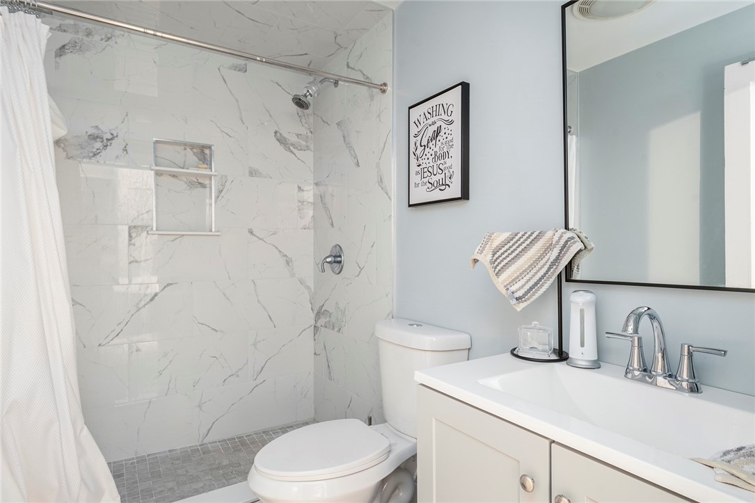 60 Fairlawn Avenue Woonsocket, RI 02895 - Photo 20 of 49