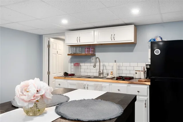 $489,000 | 60 Fairlawn Avenue, Woonsocket, RI 02895