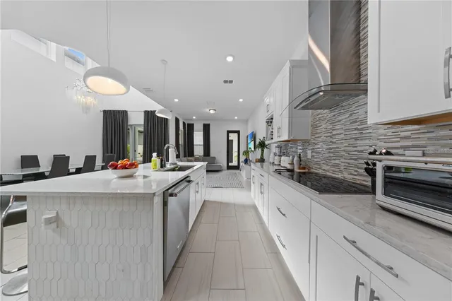 $560,000 | 2065 White Feather Loop, Oakland, FL 34787