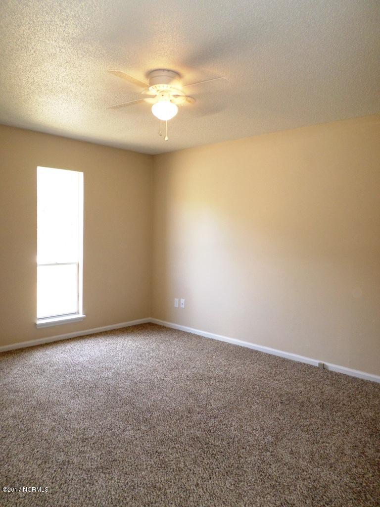 362 Union Chapel Church Road Richlands, NC 28574 - Photo 13 of 25 Master bedroom